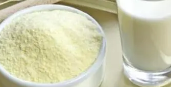 狗狗喝牛奶好还是喝羊奶好？不了解的宠主，还不赶紧凑过来