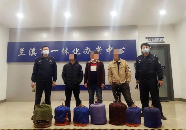菜场摊位下藏着二级保护动物：警方打掉一贩卖野生动物团伙